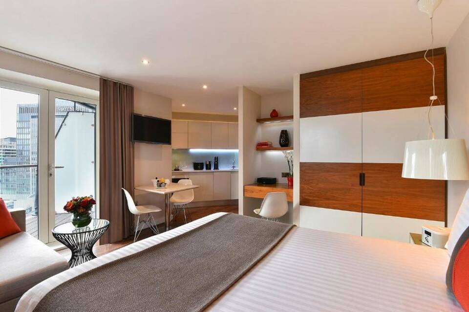 Fraser Place Canary Wharf 5