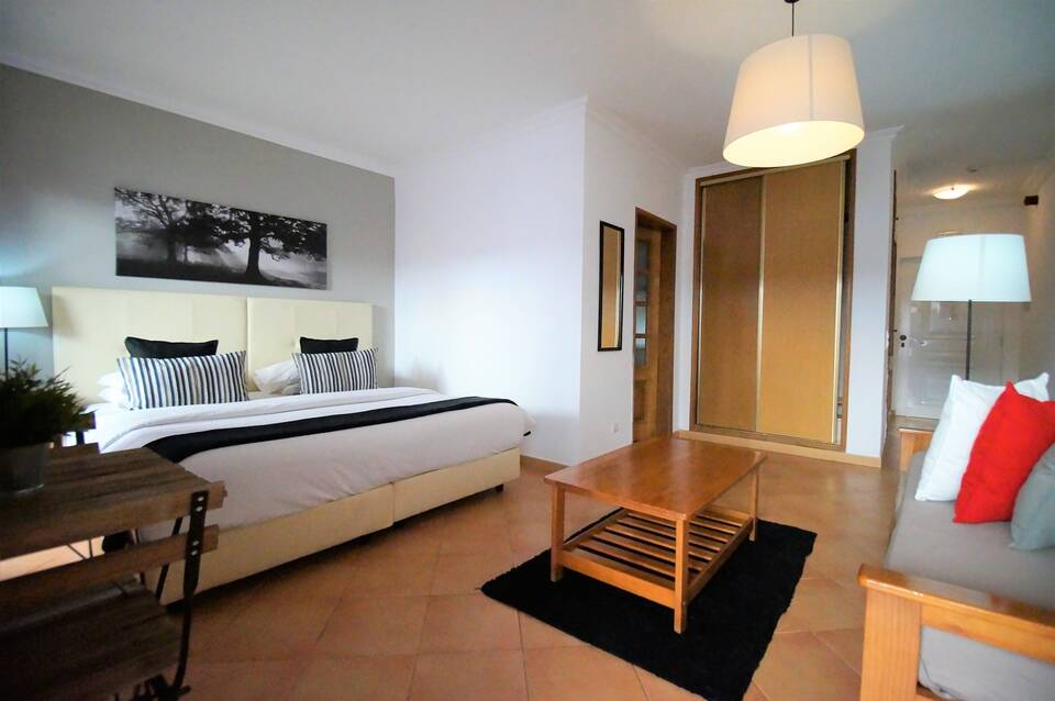 Oasis Beach Apartments 4
