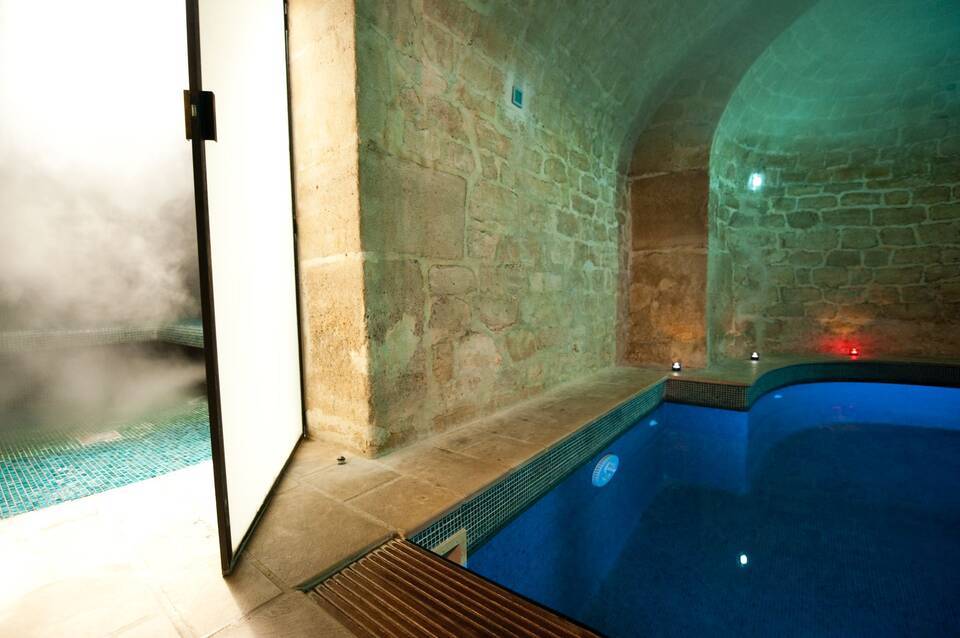 L'Hotel 4