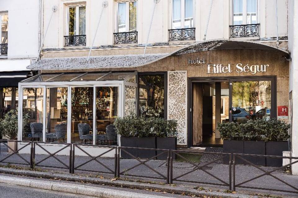 Hotel Eiffel Segur 1