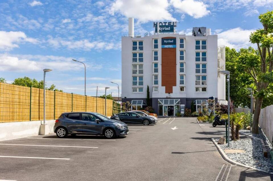 Ibis Styles Colombes Paris Ouest 2