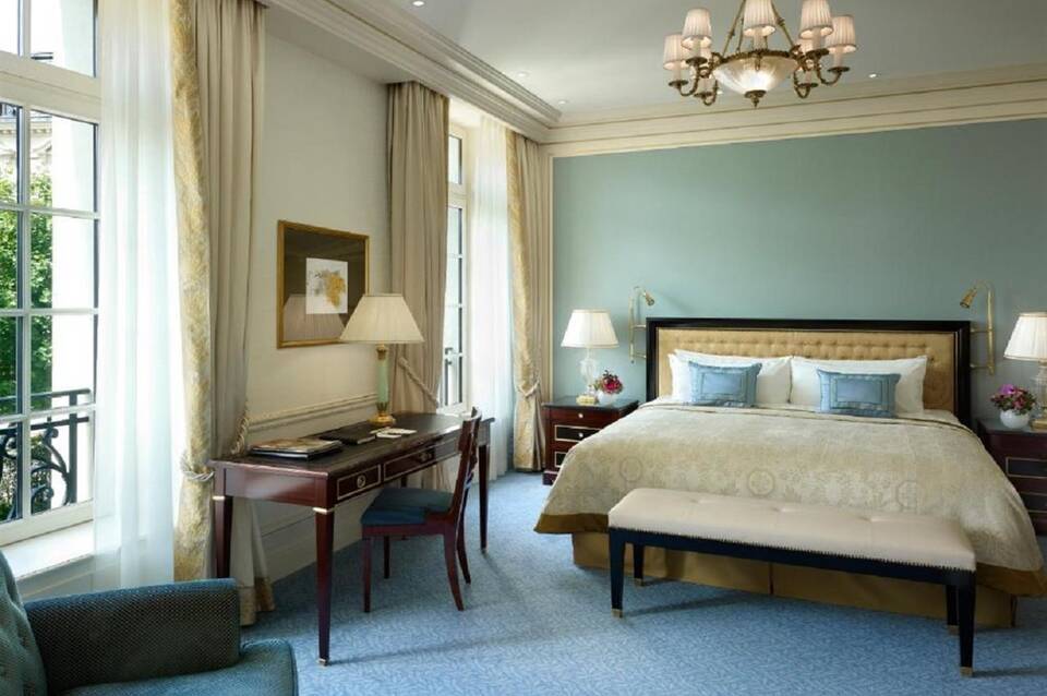 Shangri-La Paris 1