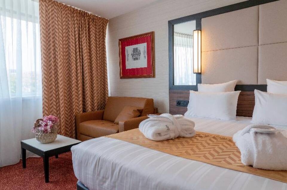Nash Suites Hotel 3
